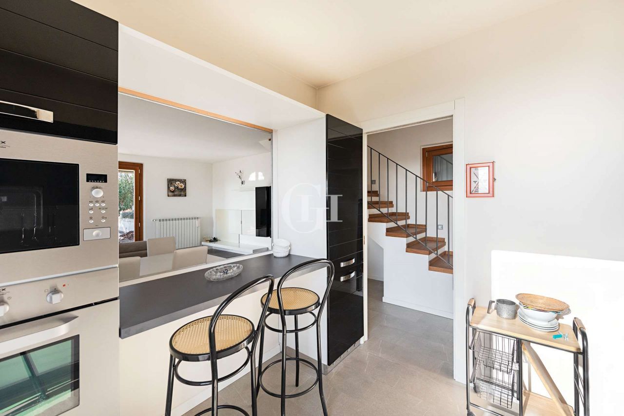 Вилла у озера Гарда, Италия, 147 м² - фото 9