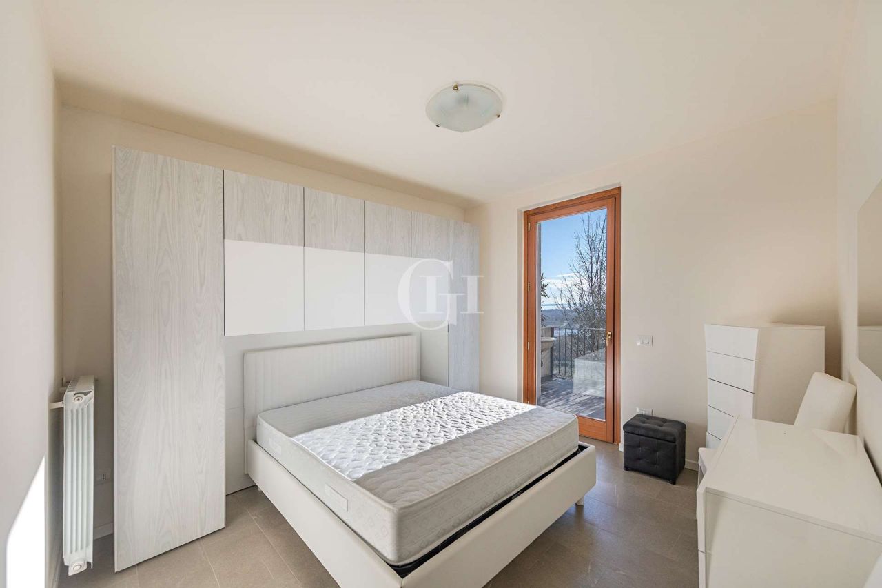 Вилла у озера Гарда, Италия, 147 м² - фото 10