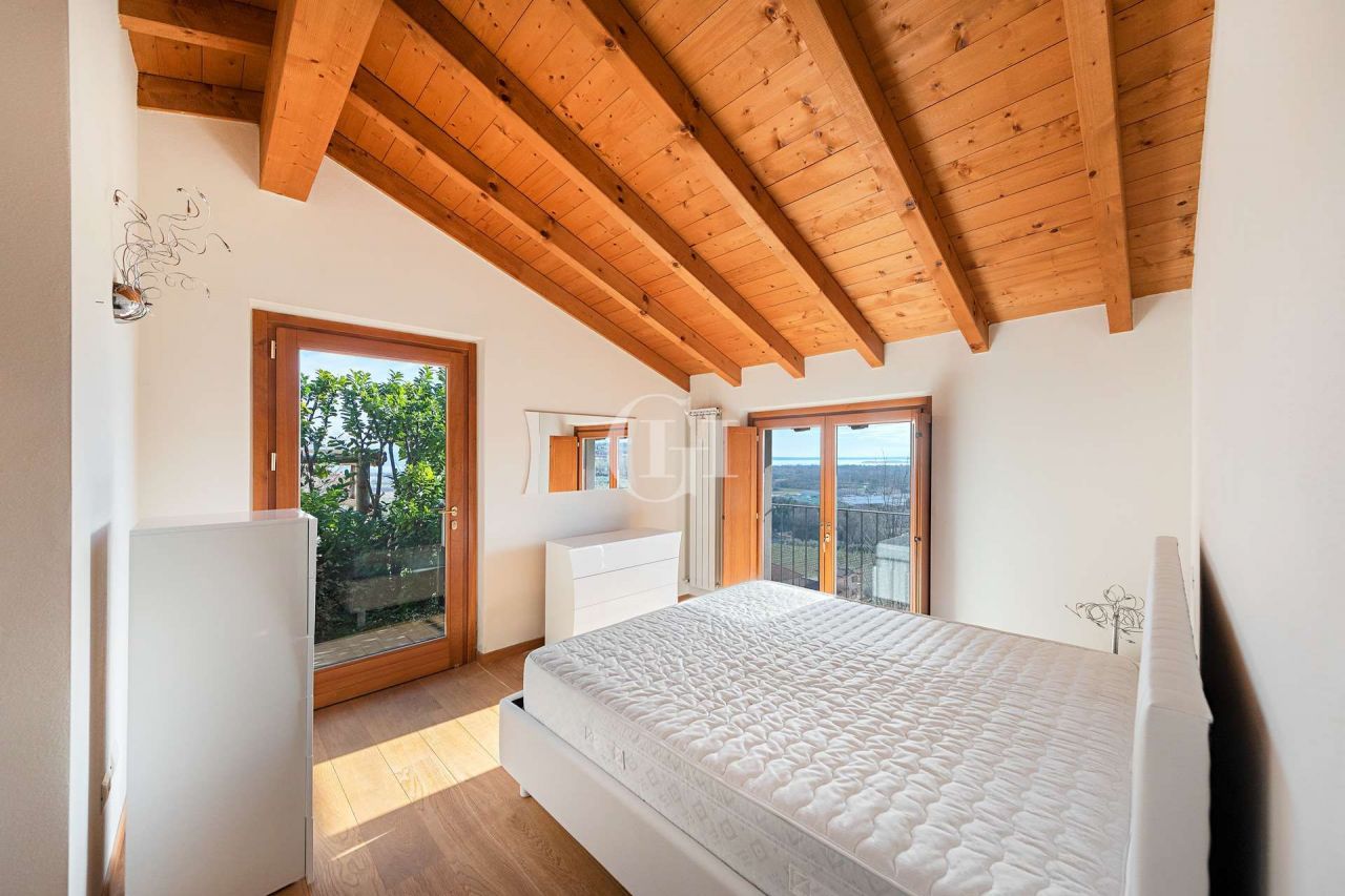 Вилла у озера Гарда, Италия, 147 м² - фото 15