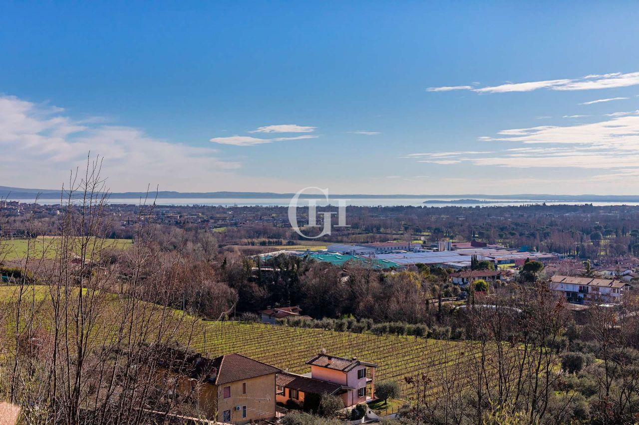 Вилла у озера Гарда, Италия, 147 м² - фото 14