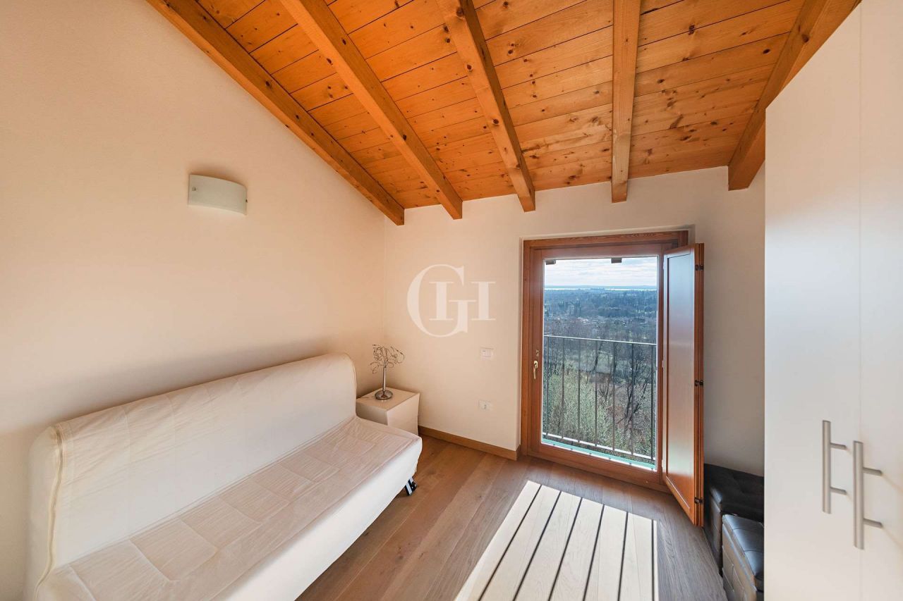 Вилла у озера Гарда, Италия, 147 м² - фото 17