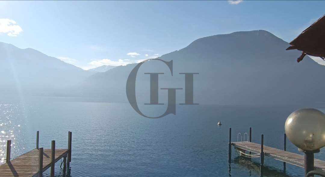 Вилла на озере Лугано, Италия, 250 м² - фото 9