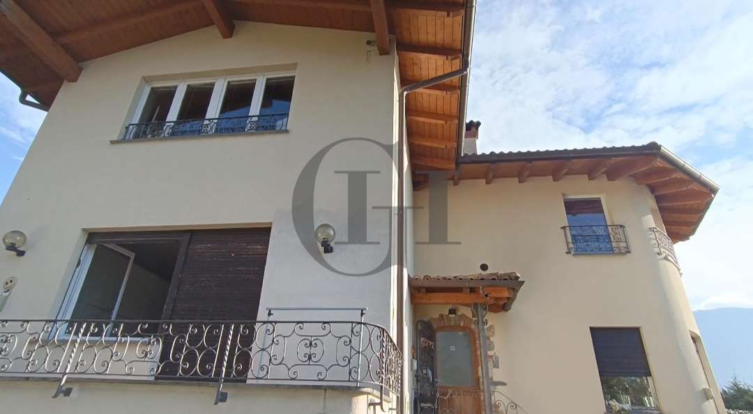 Вилла на озере Лугано, Италия, 250 м² - фото 2