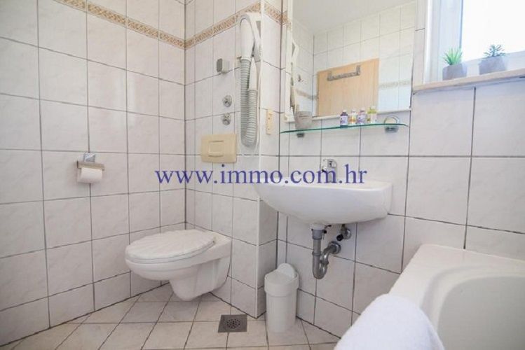 Отель, гостиница на острове Брач, Хорватия, 1 150 м² - фото 14