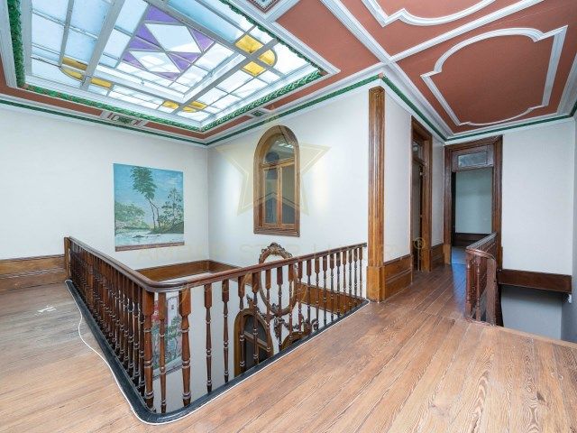 Коммерческая недвижимость в Порту, Португалия, 600 м² - фото 3