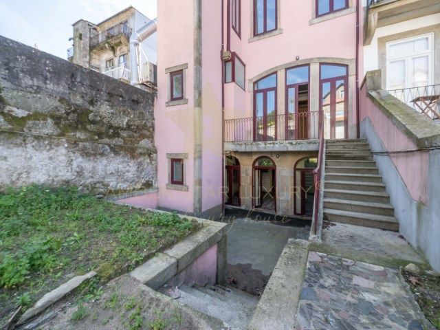 Коммерческая недвижимость в Порту, Португалия, 600 м² - фото 14