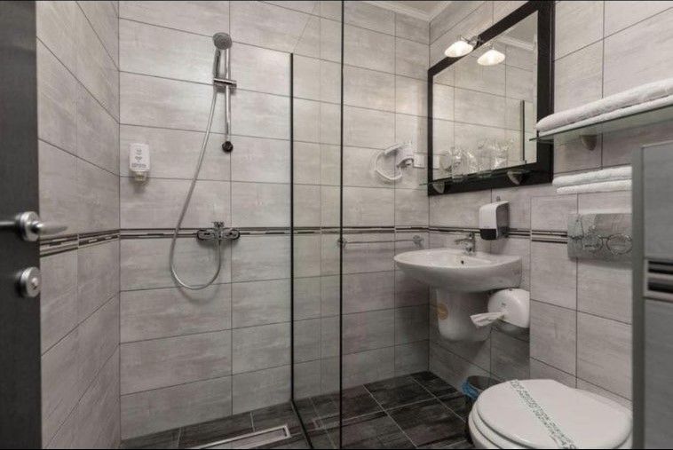 Отель, гостиница в Херцег-Нови, Черногория - фото 3