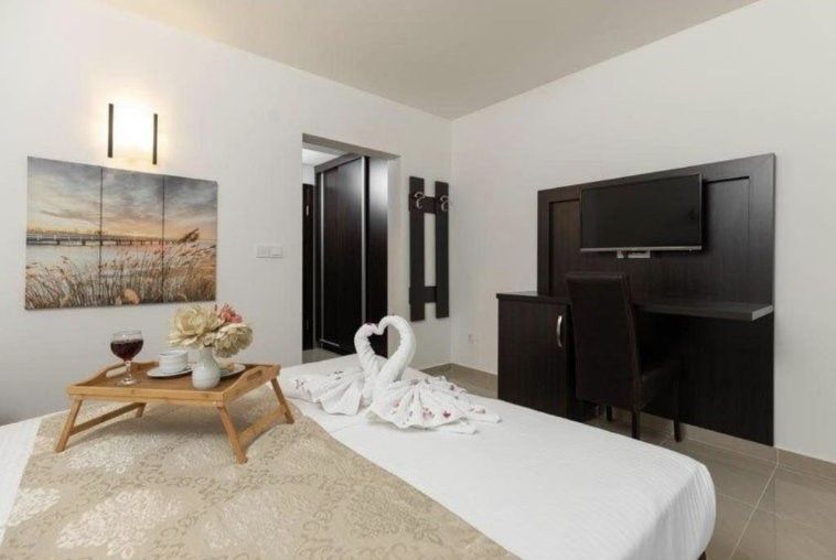 Отель, гостиница в Херцег-Нови, Черногория - фото 6