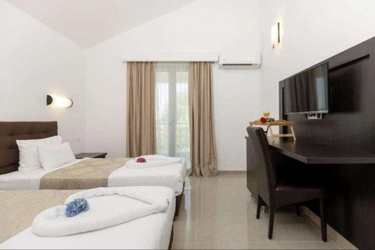 Отель, гостиница в Херцег-Нови, Черногория - фото 7