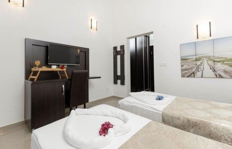 Отель, гостиница в Херцег-Нови, Черногория - фото 9