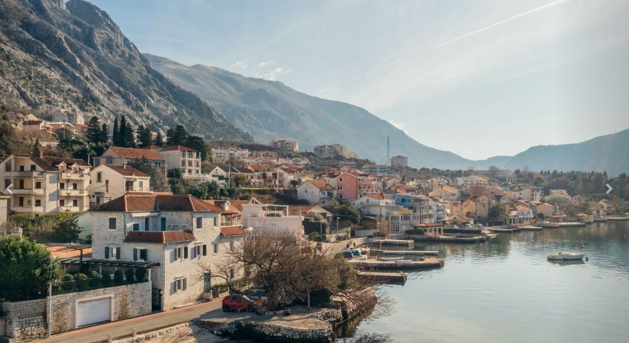 Вилла в Доброте, Черногория, 246 м² - фото 2