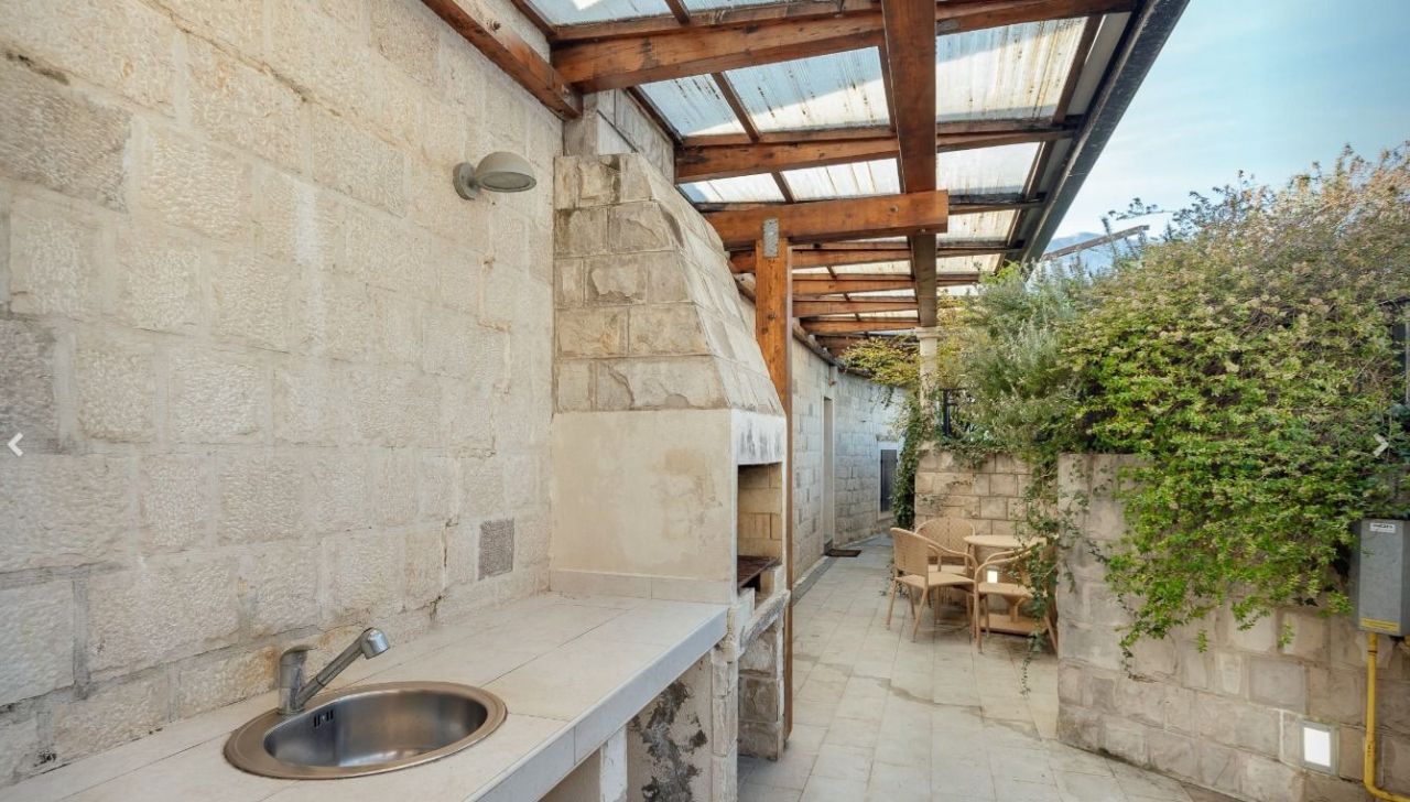 Вилла в Доброте, Черногория, 246 м² - фото 6