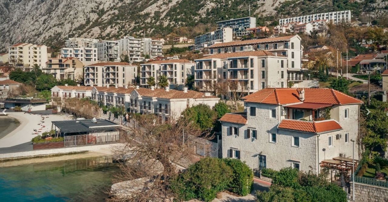 Вилла в Доброте, Черногория, 246 м² - фото 8