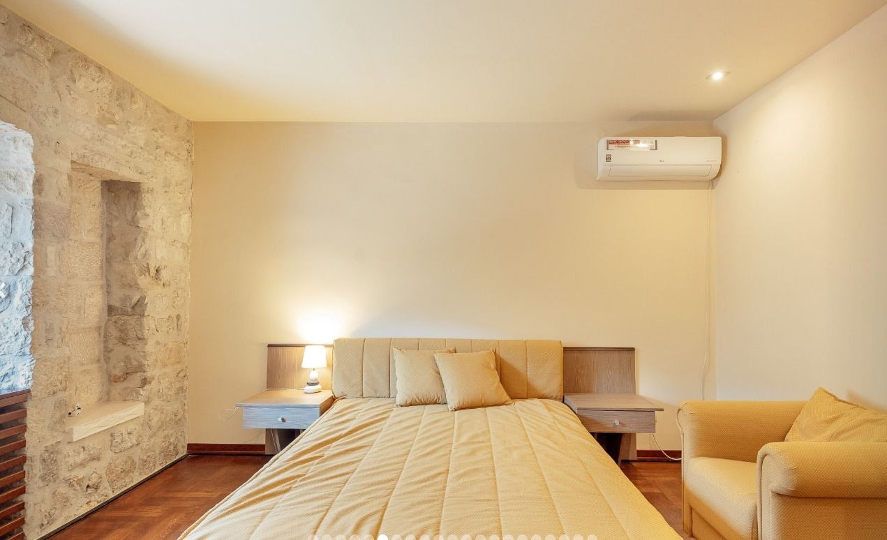 Вилла в Доброте, Черногория, 246 м² - фото 13