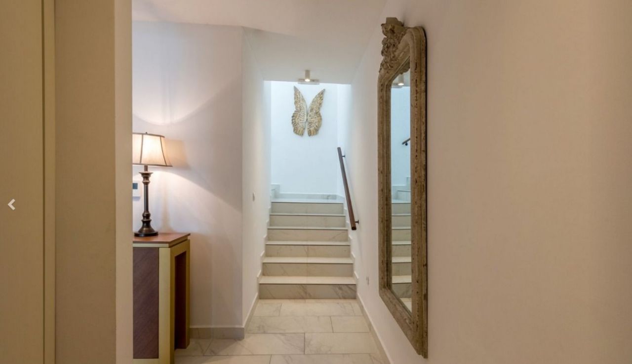 Вилла в Доброте, Черногория, 198 м² - фото 15