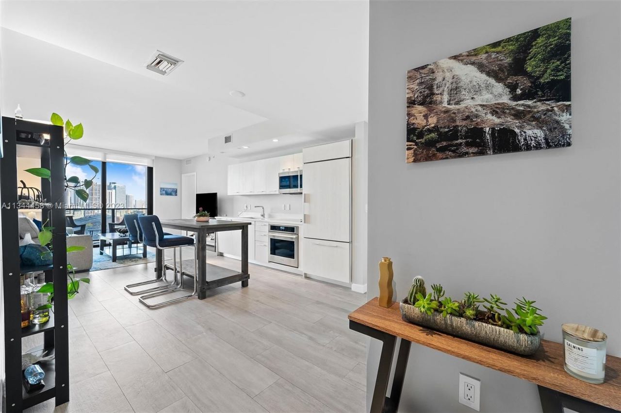 Квартира в Майами, США, 70 м² - фото 3