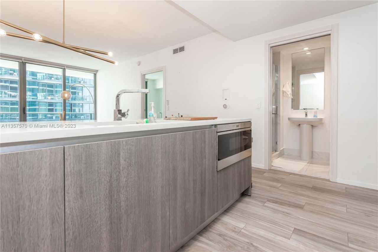 Квартира в Майами, США, 80 м² - фото 13