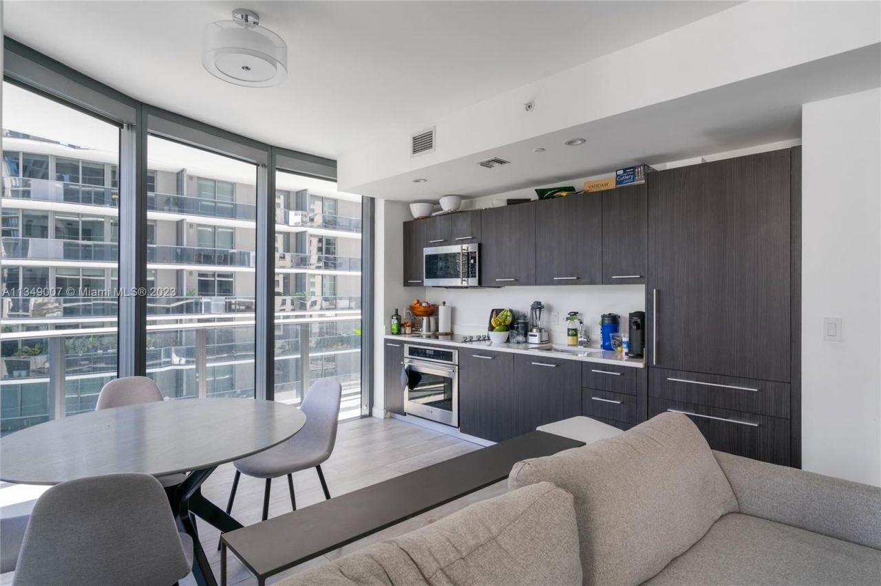 Квартира в Майами, США, 90 м² - фото 14