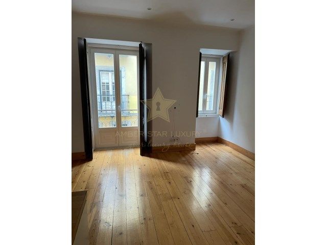 Коммерческая недвижимость в Лиссабоне, Португалия, 330 м² - фото 6