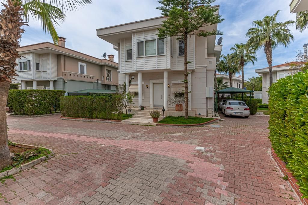 Вилла в Анталии, Турция, 460 м² - фото 2