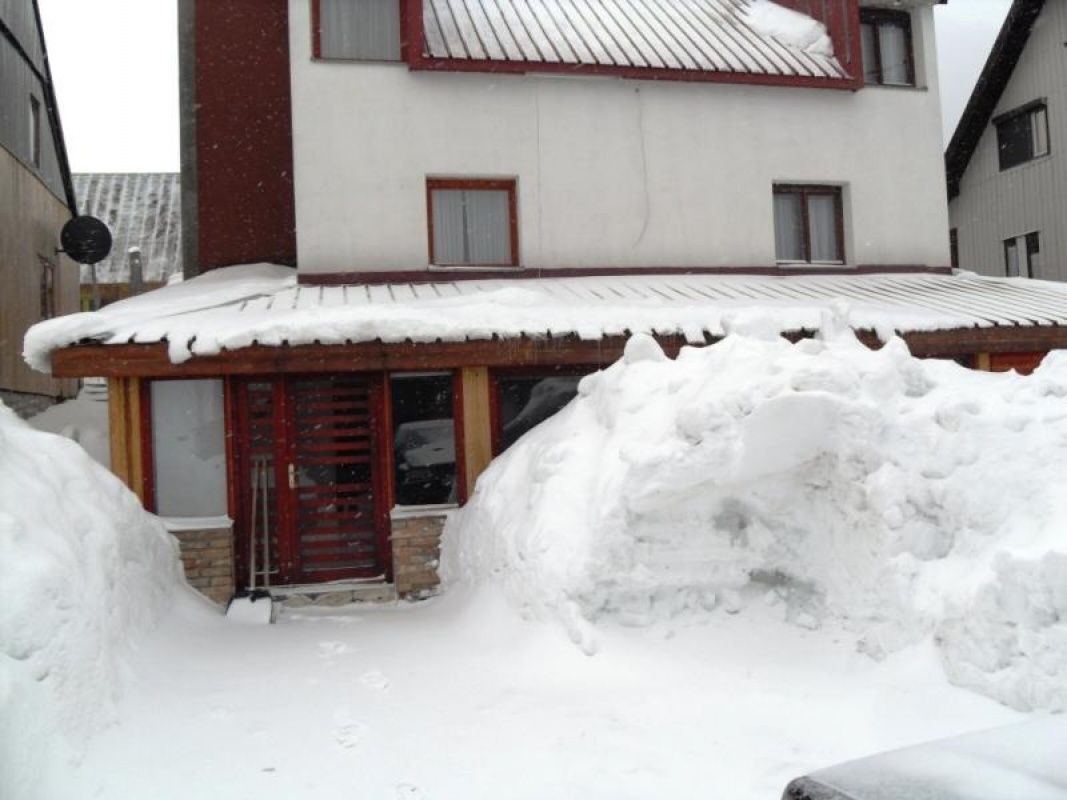 Доходный дом в Жабляке, Черногория, 370 м2 - фото 1