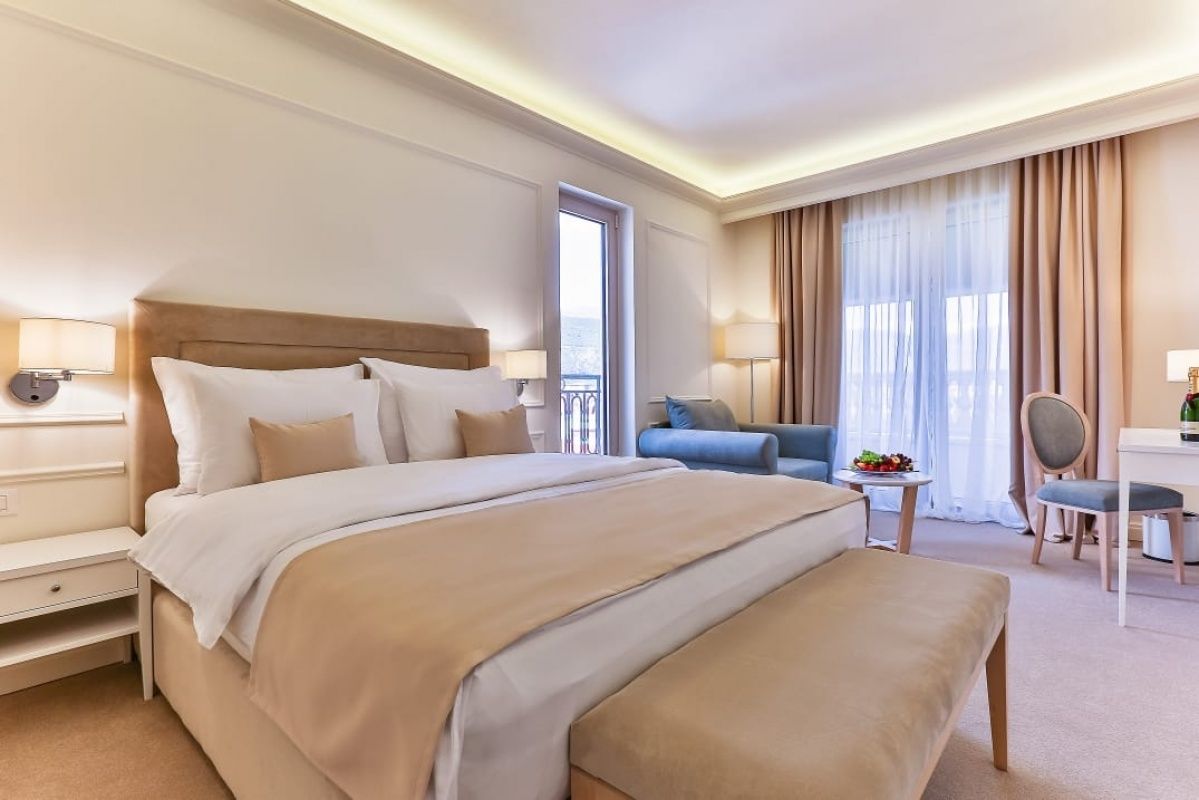 Отель, гостиница в Будве, Черногория, 2 480 м² - фото 1