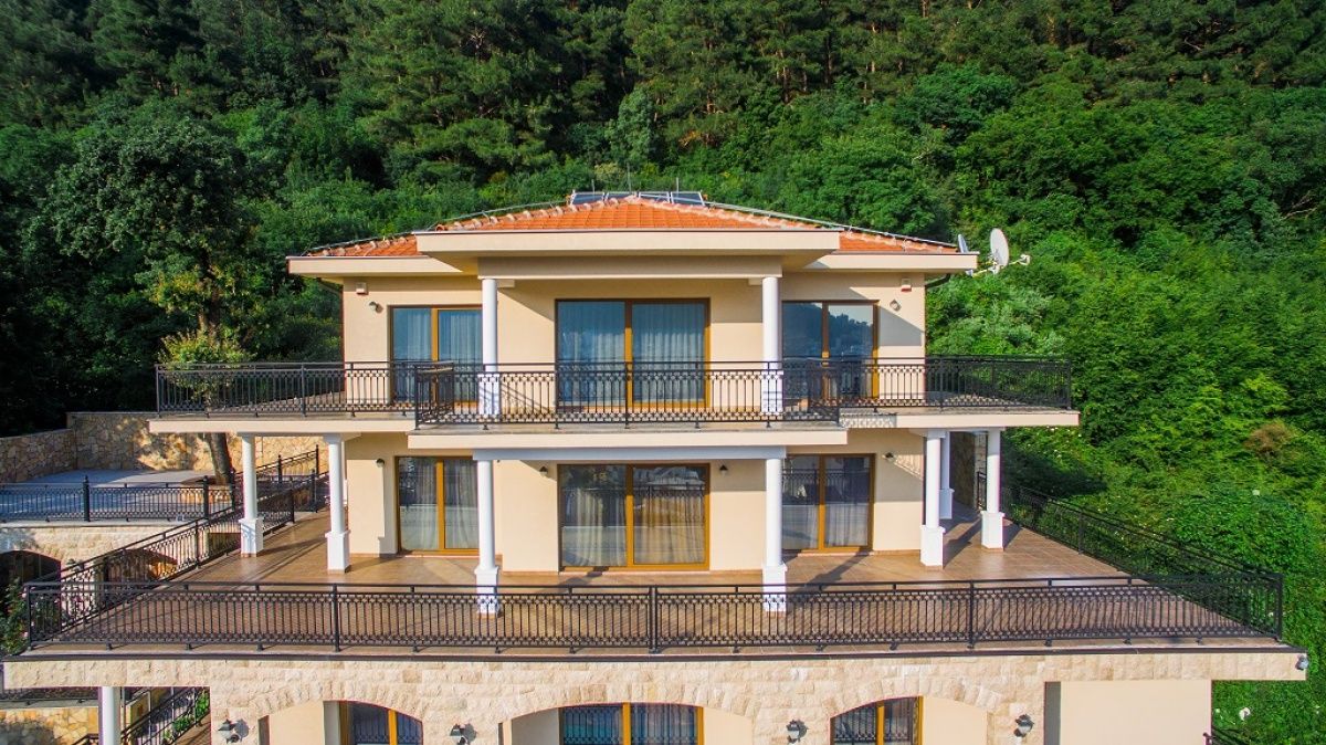 Дом в Будве, Черногория, 663 м2 - фото 1