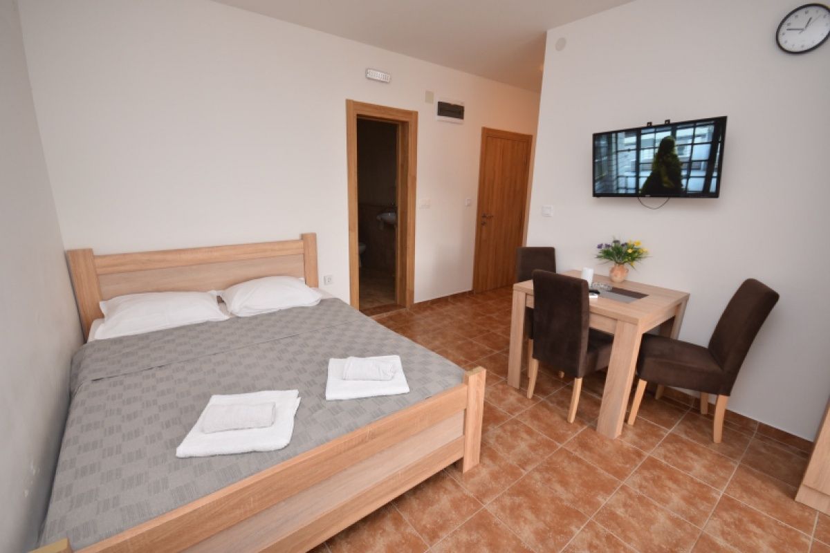 Отель, гостиница в Херцег-Нови, Черногория, 550 м2 - фото 1