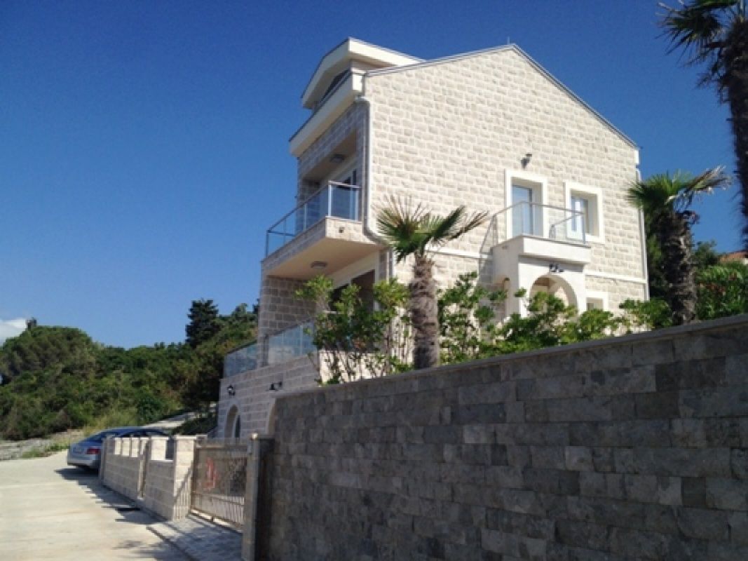 Дом на полуострове Луштица, Черногория, 110 м2 - фото 1