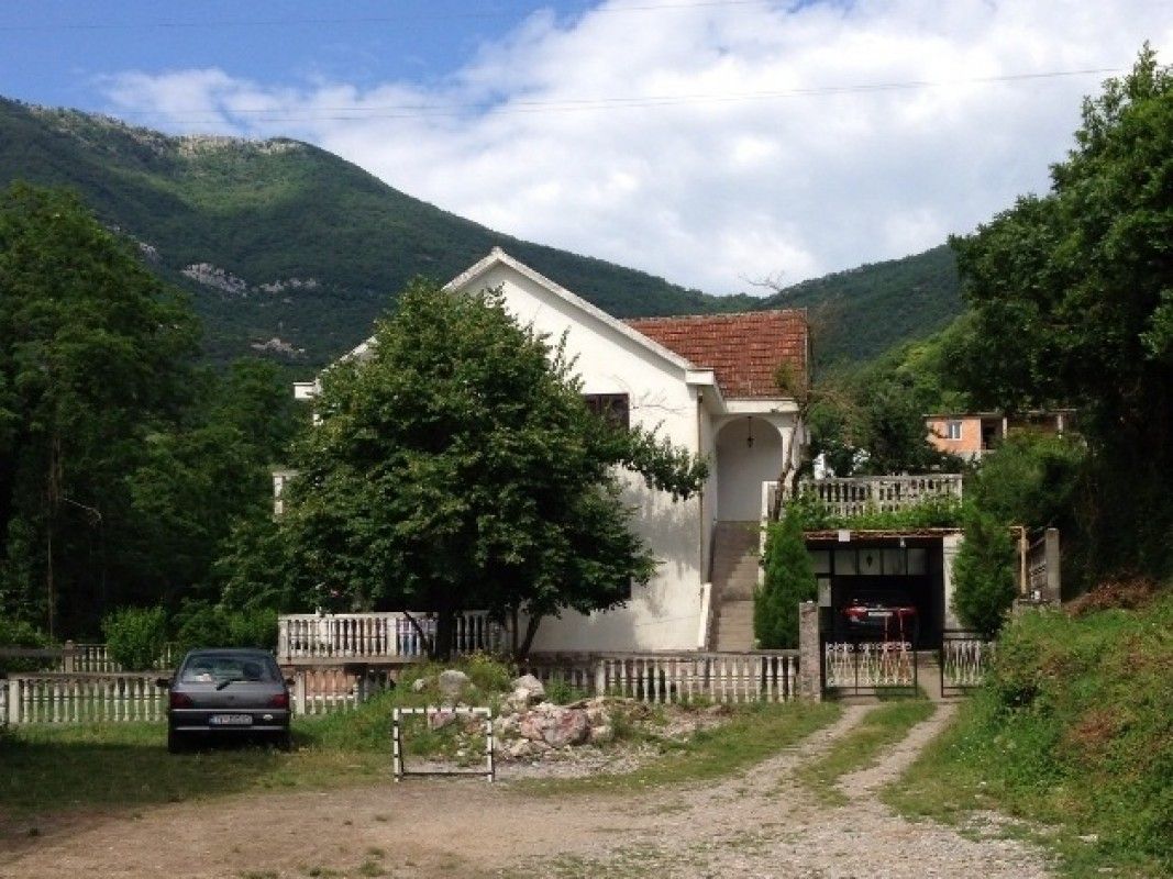 Дом в Тивате, Черногория, 144 м2 - фото 1