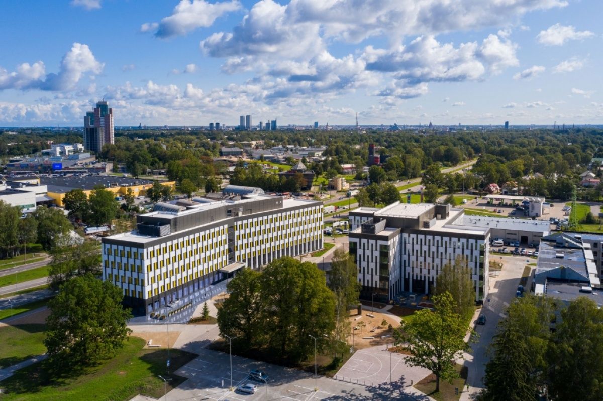 Коммерческая недвижимость в Рижском крае, Латвия, 1 465 м2 - фото 1