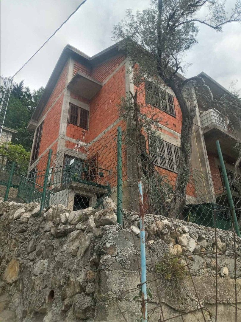 Дом в Сутоморе, Черногория, 170 м2 - фото 1