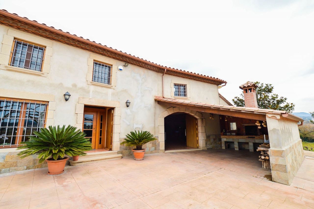 Дом в Бланесе, Испания, 229 м² - фото 1