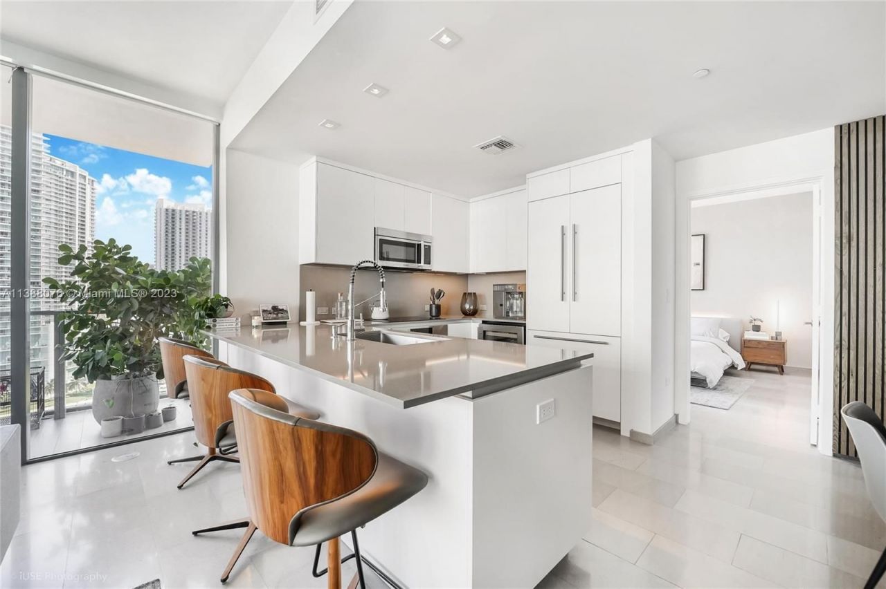 Квартира в Майами, США, 150 м² - фото 14