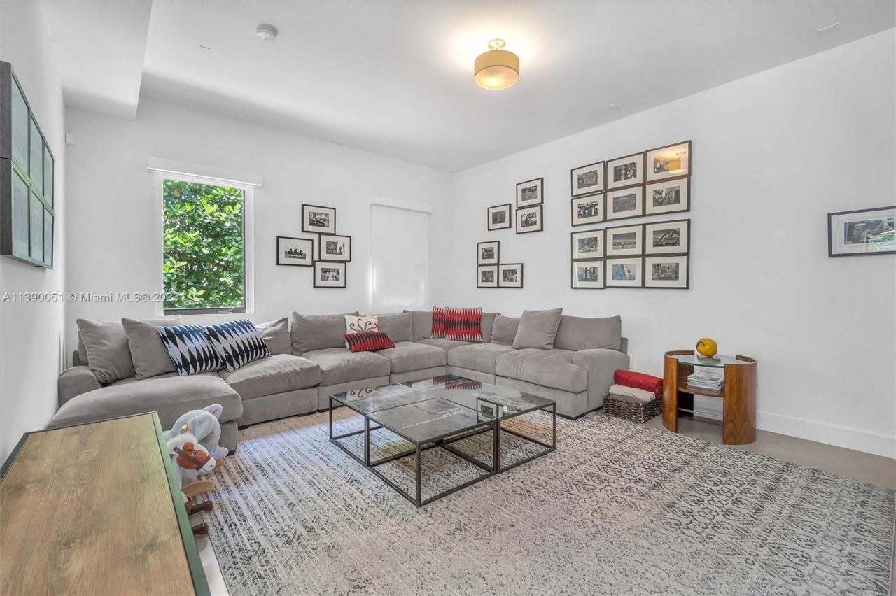 Дом в Майами, США, 390 м² - фото 13