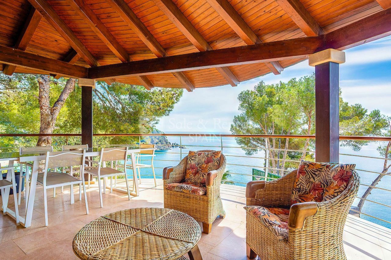 Вилла на Льорет-де-Мар, Испания, 258 м² - фото 2