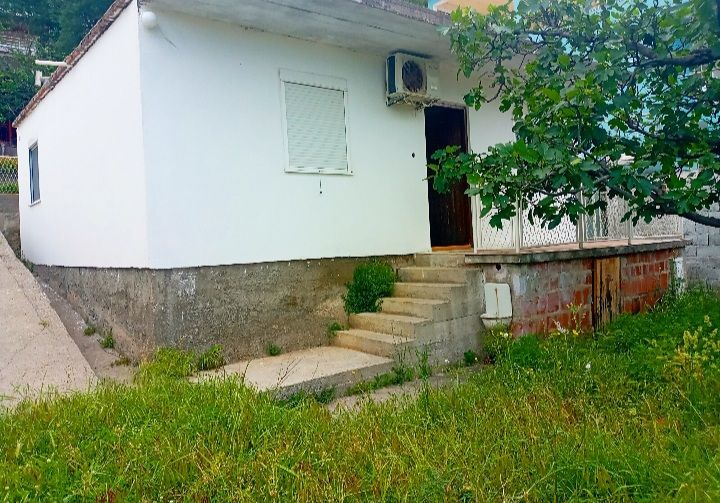 Дом в Сутоморе, Черногория, 65 м2 - фото 1