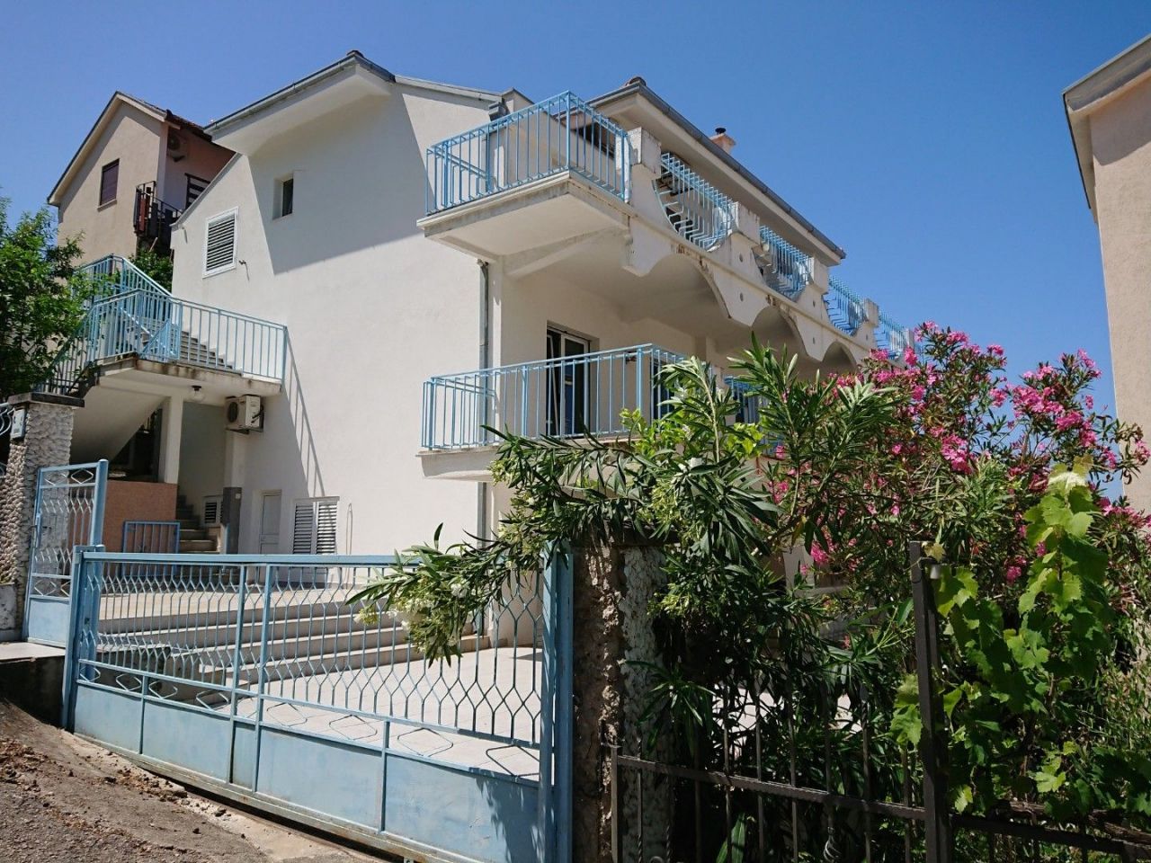 Дом в Утехе, Черногория, 388 м2 - фото 1