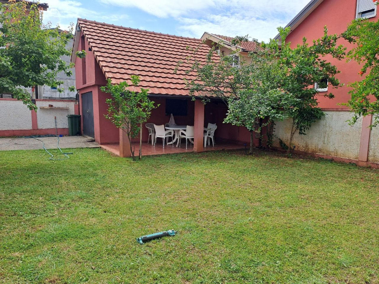 Дом в Подгорице, Черногория, 260 м² - фото 15