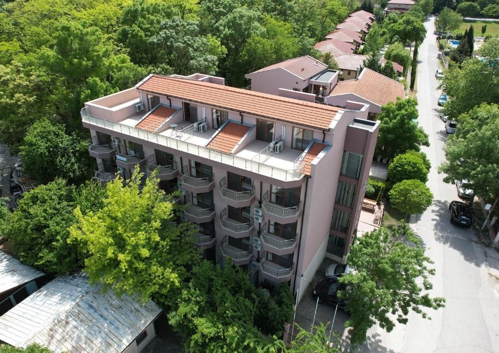 Отель, гостиница в Варне, Болгария, 2 250 м² - фото 13