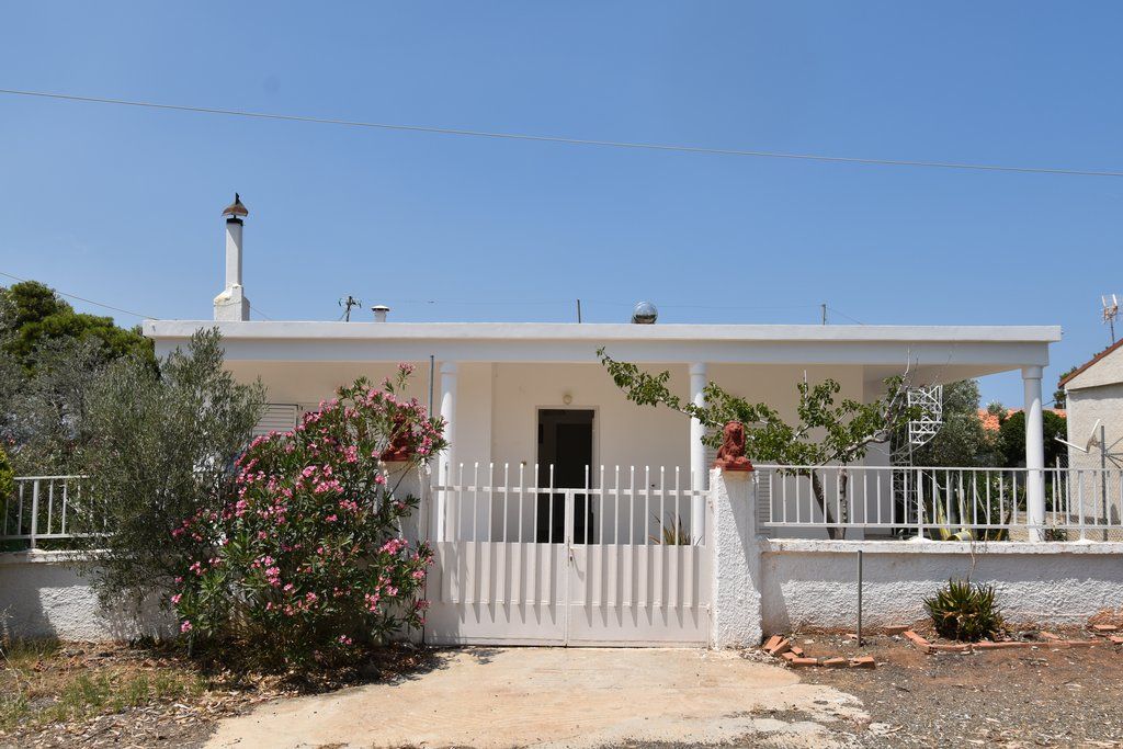Дом в Лутраки, Греция, 78 м² - фото 1