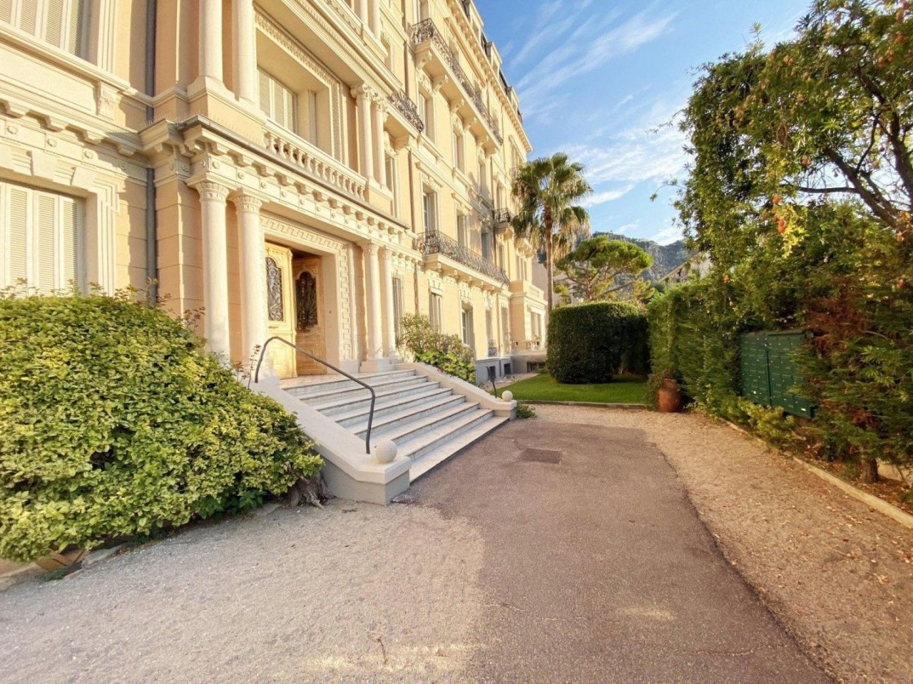 Апартаменты в Больё-сюр-Мер, Франция, 102 м² - фото 2