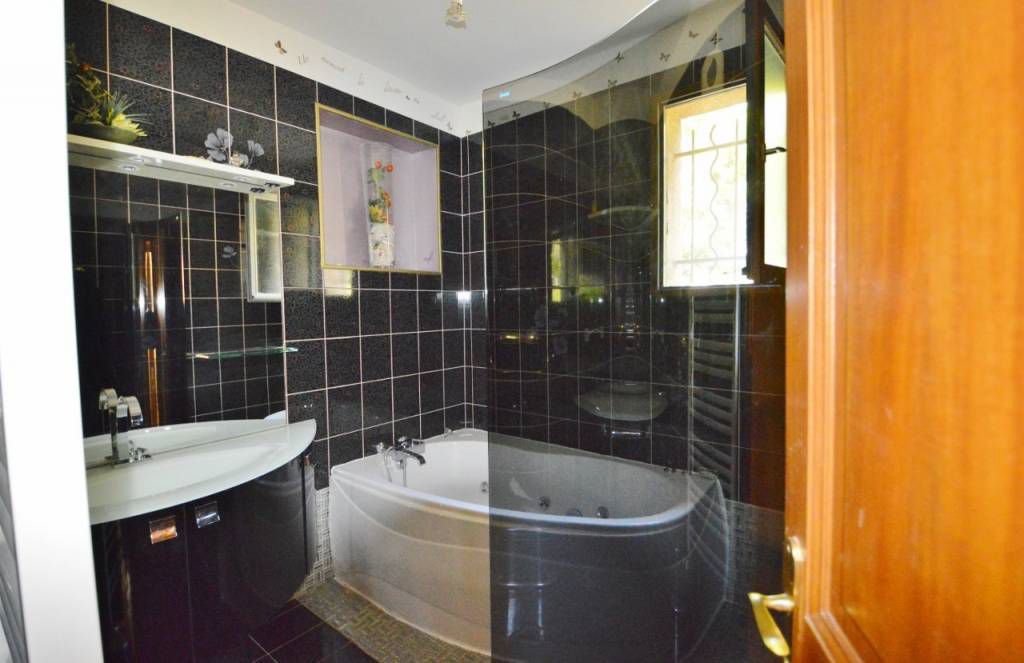 Вилла в Эзе, Франция, 220 м² - фото 15