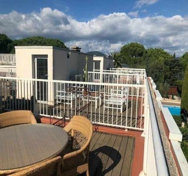 Апартаменты в Сен-Тропе, Франция, 140 м² - фото 2