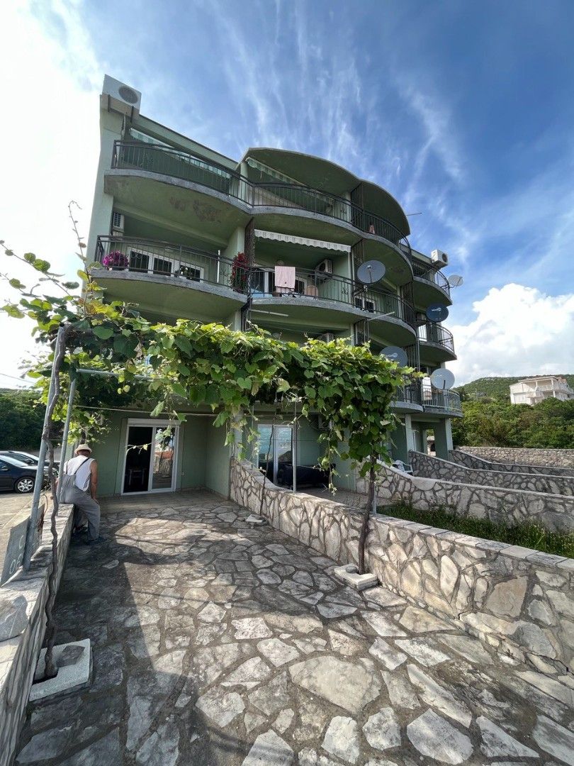 Квартира в Кримовице, Черногория, 63 м2 - фото 1
