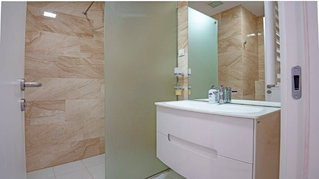 Квартира в Будве, Черногория, 89 м² - фото 12