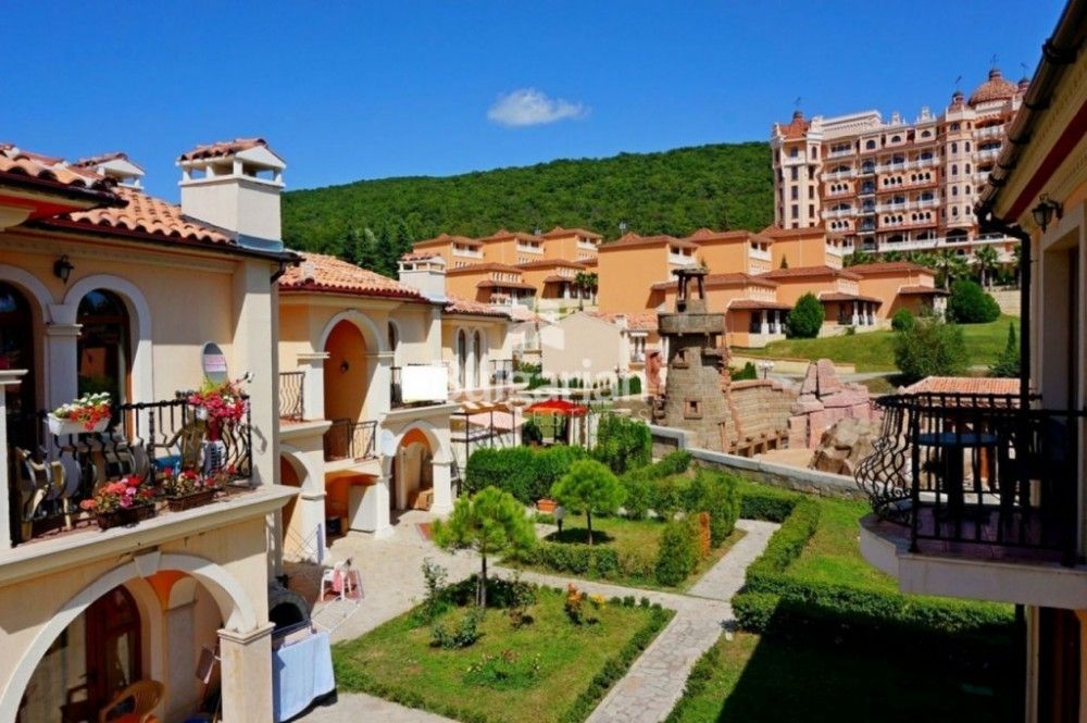 Квартира в Елените, Болгария, 120 м² - фото 1