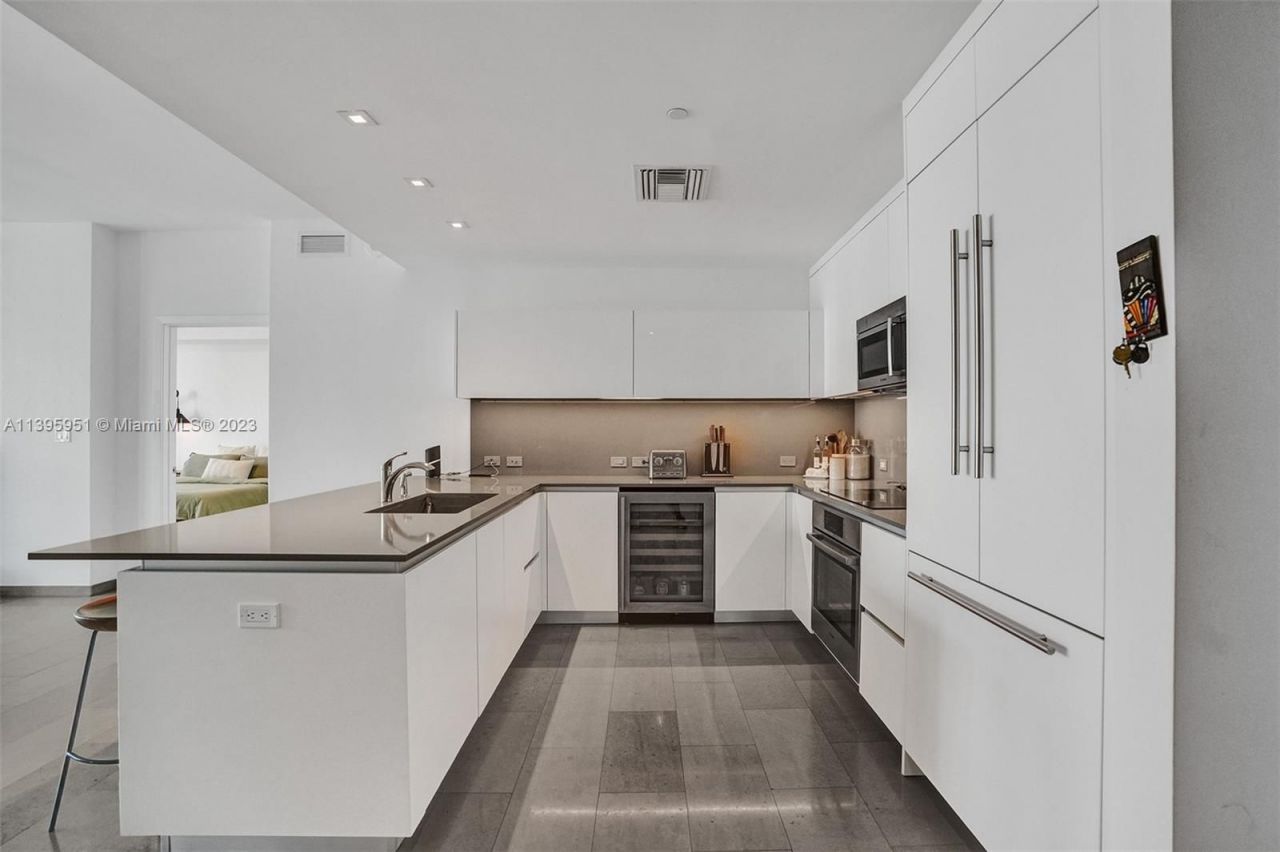 Квартира в Майами, США, 120 м² - фото 13