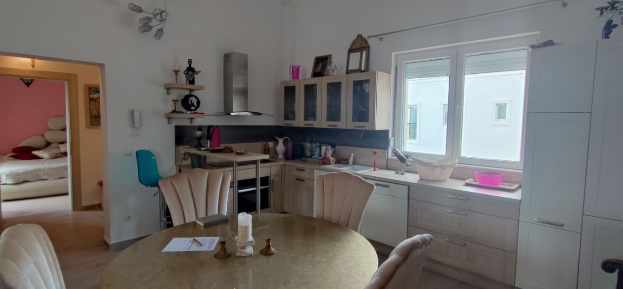 Квартира в Тивате, Черногория, 110 м² - фото 3