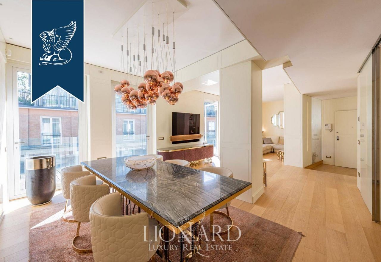 Апартаменты в Милане, Италия, 200 м² - фото 1